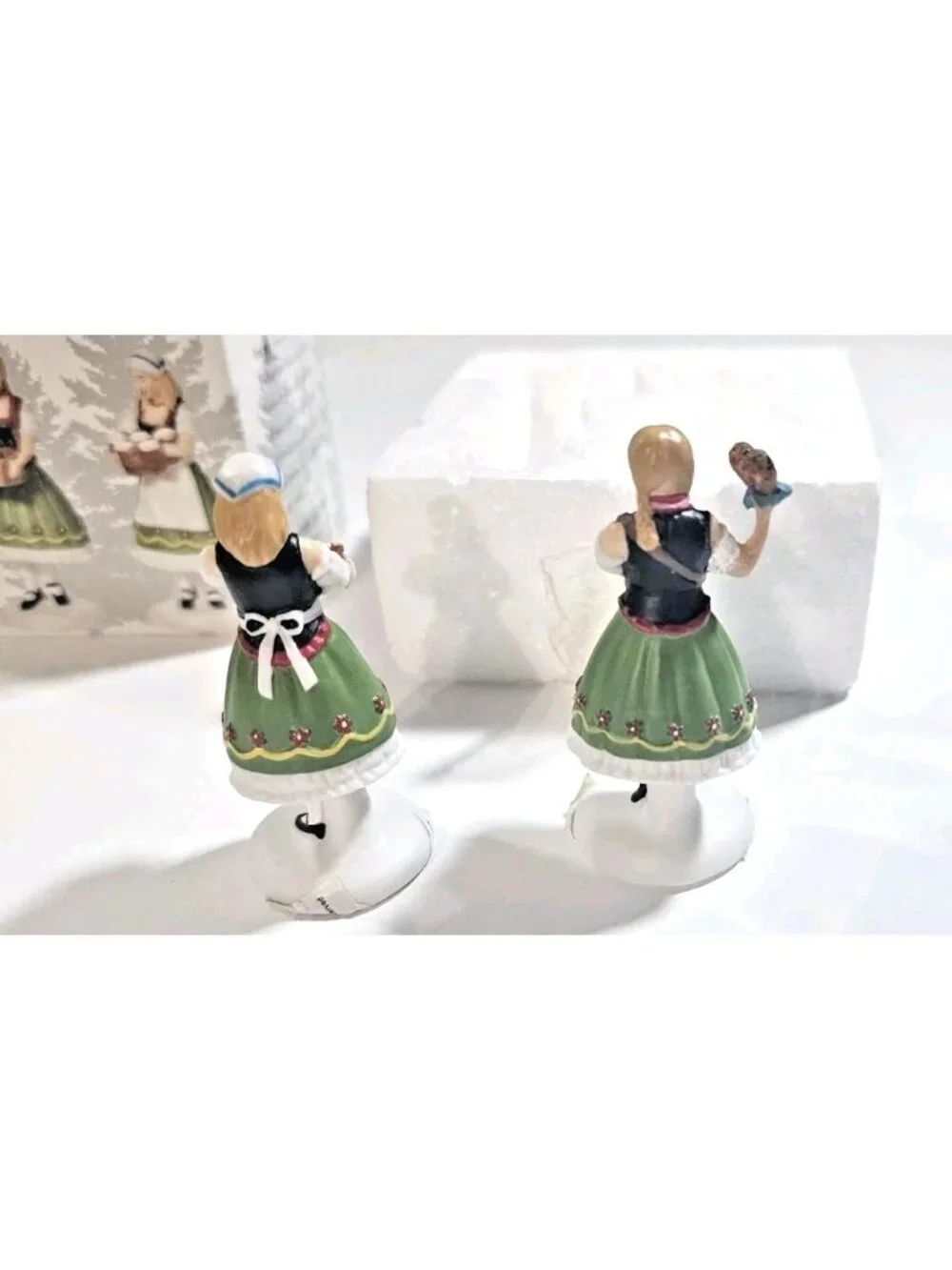 Department 56 Pretzels & Beer (Set of 2) Figurines Alpine Village #808777 RARE